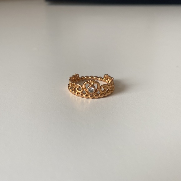 Pandora Rose Gold Tiara Ring - Picture 3 of 5